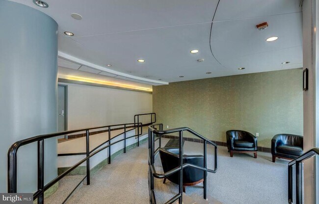 Building Photo - 4401 Cherry Hill Rd