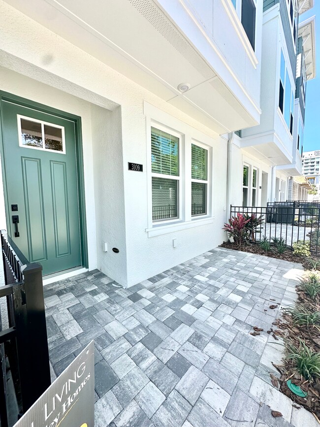 Building Photo - 3109 4th Ter N