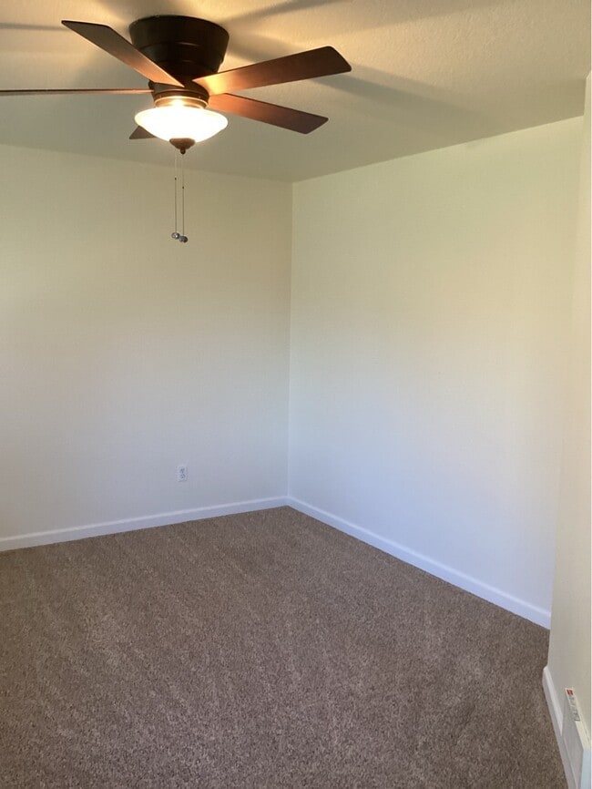 Building Photo - 66 NW 33rd Pl