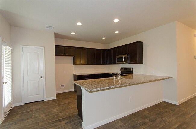 Building Photo - 117 Naset Dr