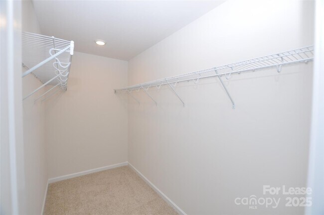 Building Photo - 8007 Oakmere Rd