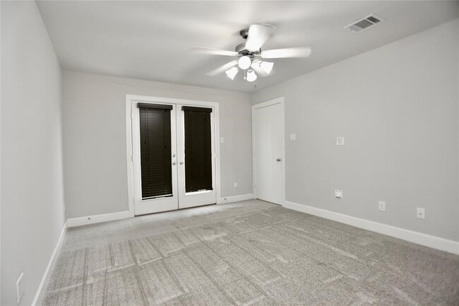 Building Photo - 3614 Main Plaza Dr