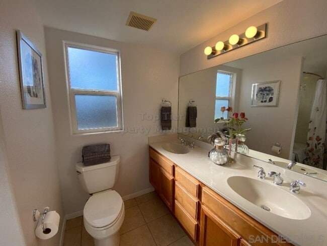 Building Photo - Discover Coastal Elegance: Stunning 3-Bed,...