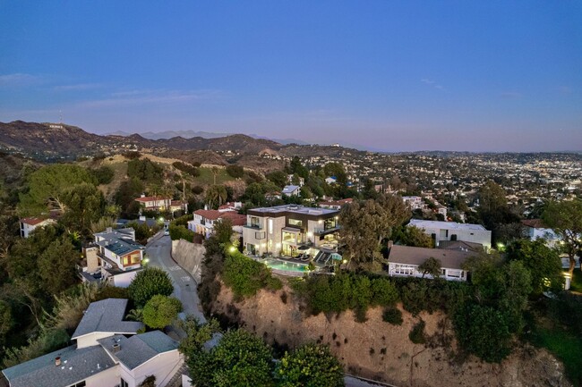Building Photo - Prestigious Hollywood Hills Home for Rent