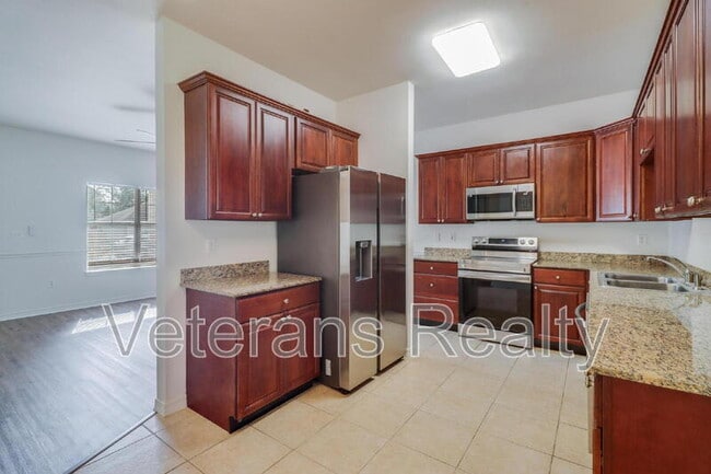 Building Photo - 18496 Devin Ct