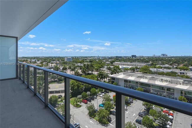 Building Photo - 1170 E Hallandale Beach Blvd
