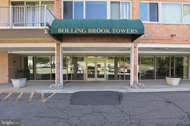 Building Photo - 4520 King St