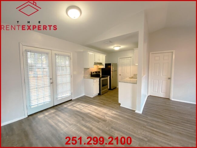 Building Photo - 9641 Royal Woods Ct