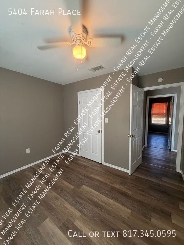 Building Photo - 5404 Farah Pl