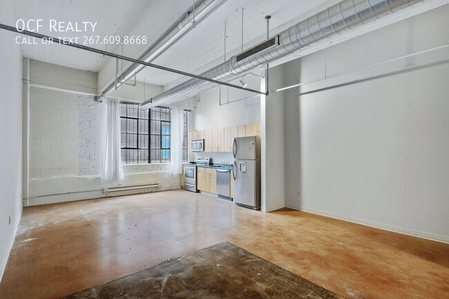 Building Photo - 412 S 13th St