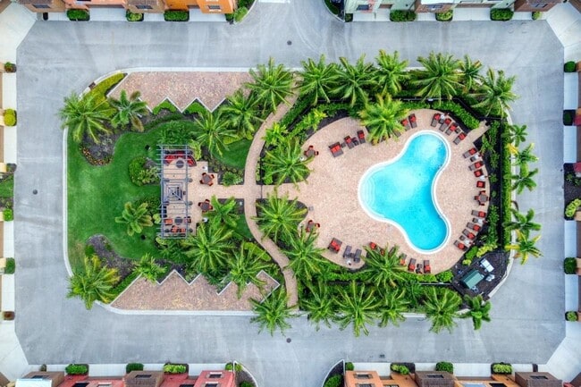 Building Photo - ? Stylish 2BR/2BA Townhouse in Resort-Style Community | Available July 2025 – April 2026 | 30-Nig...