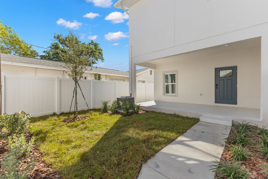 Building Photo - 2523 13th Ave N