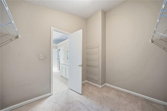 Building Photo - 3070 Bugle Dr