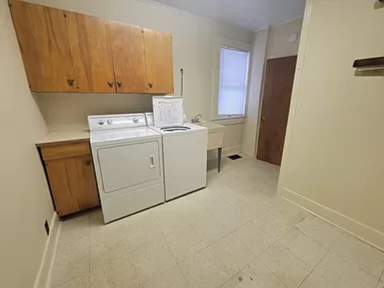 laundry room - 16981 M-52