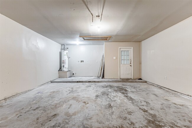 Building Photo - 2010 Hickory Glen Dr