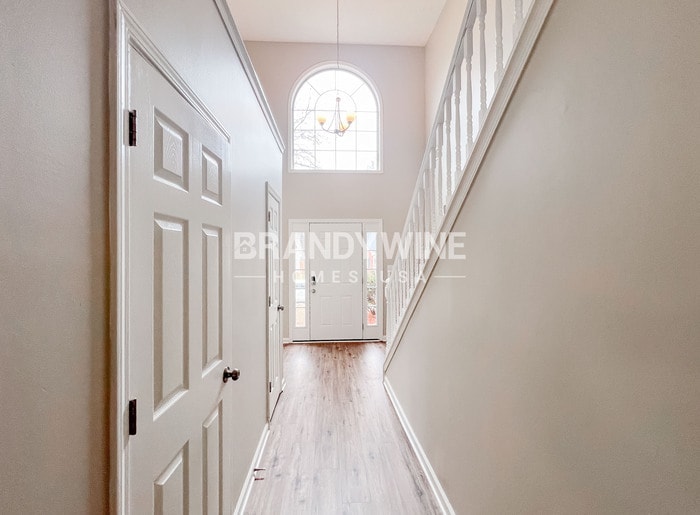 Building Photo - 305 Shadetree Ln