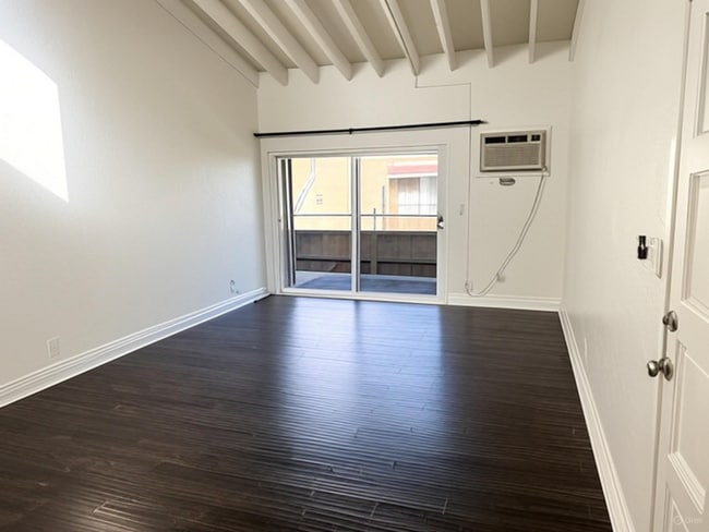 Building Photo - 1001 W Stevens Ave