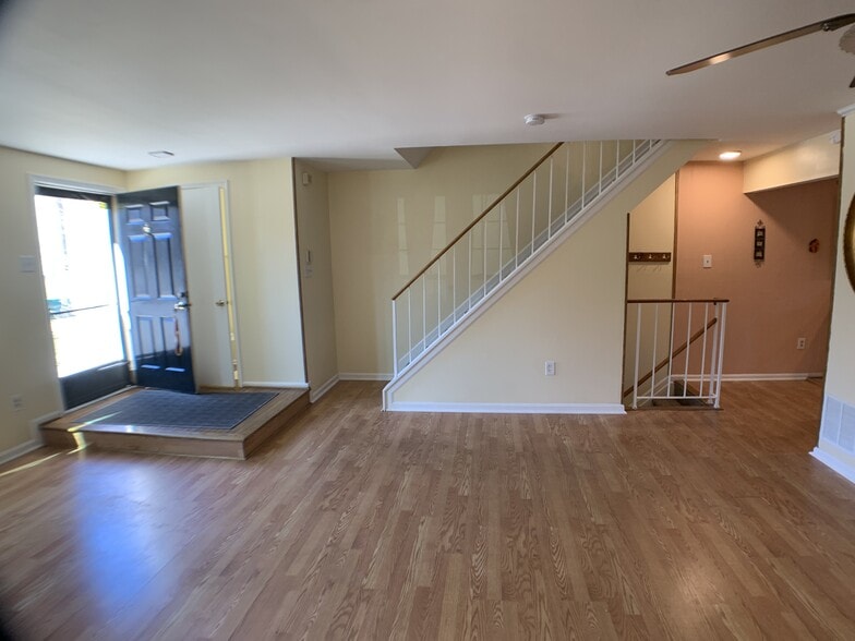 Building Photo - 14233 Oakpointe Dr