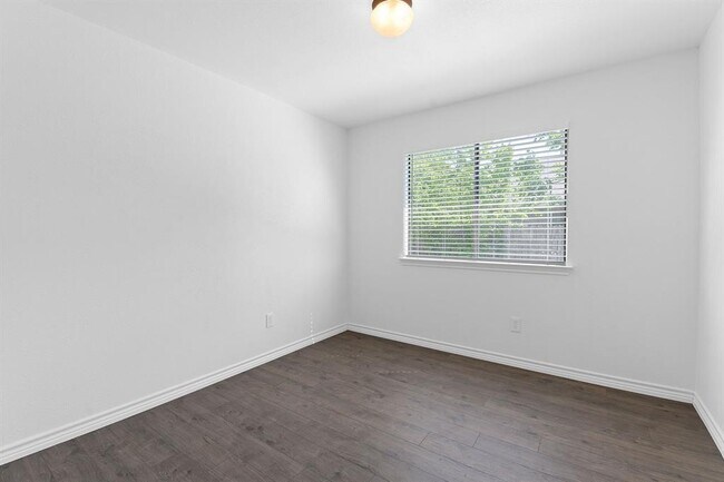 Building Photo - 11500 Ruffed Grouse Dr