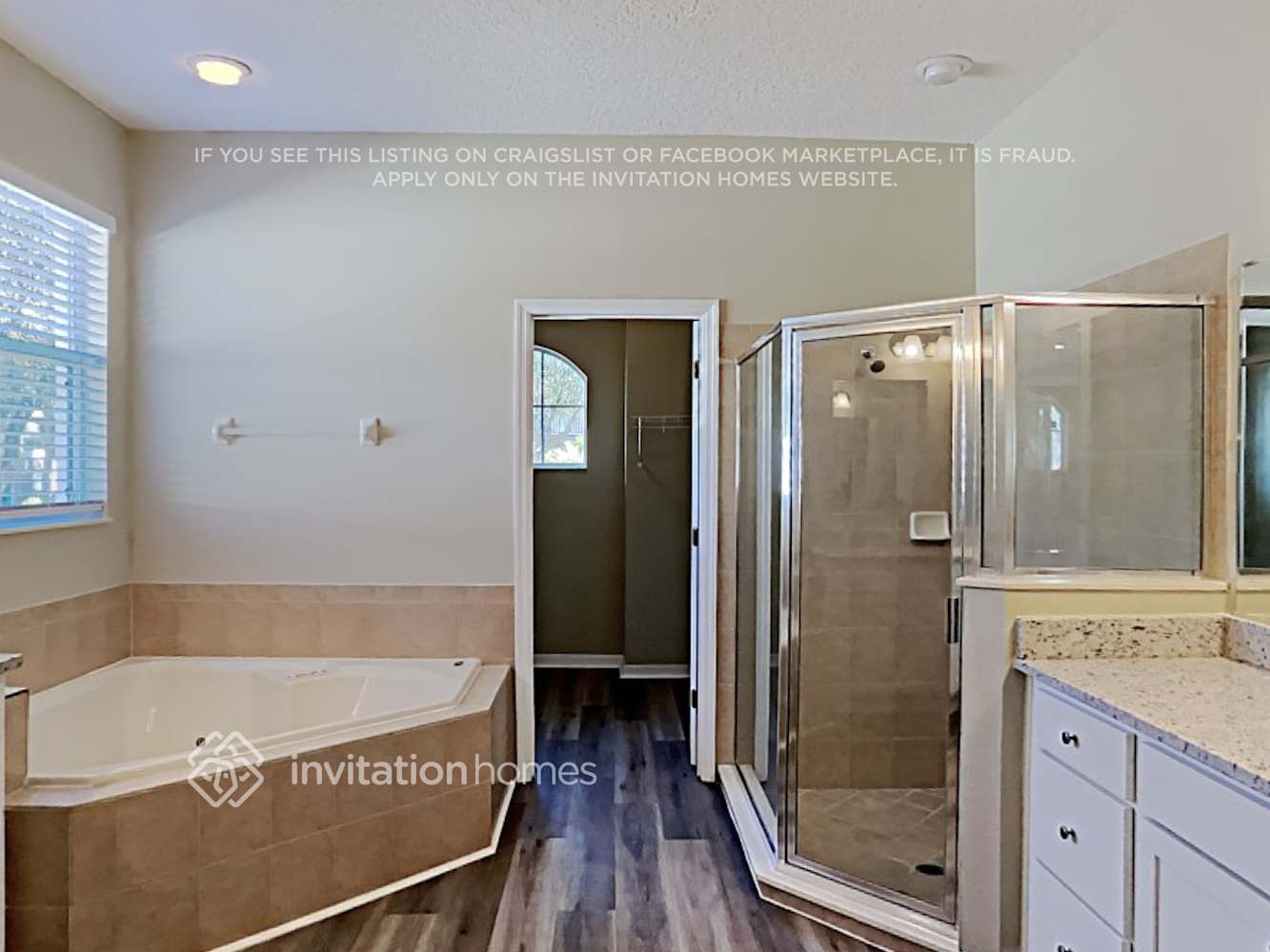 Building Photo - 13407 Paloma Dr