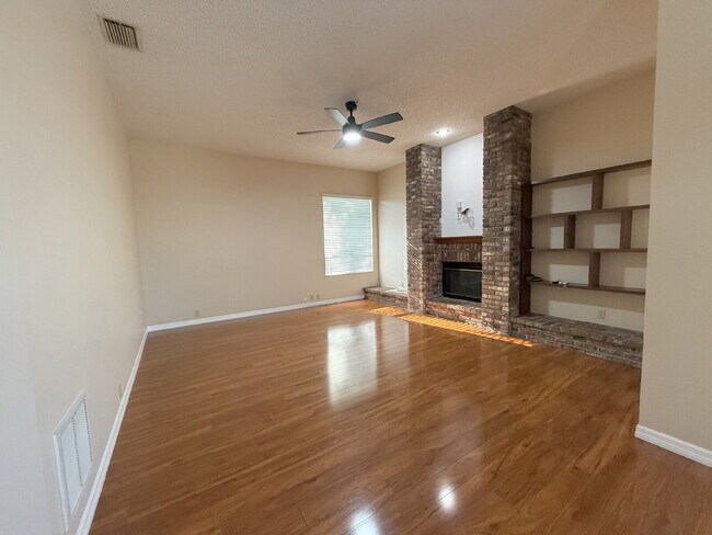 Building Photo - 3107 Westridge Dr