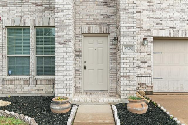 Building Photo - 8729 Noontide Dr