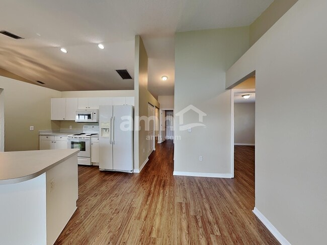 Building Photo - 6744 66th Ave E