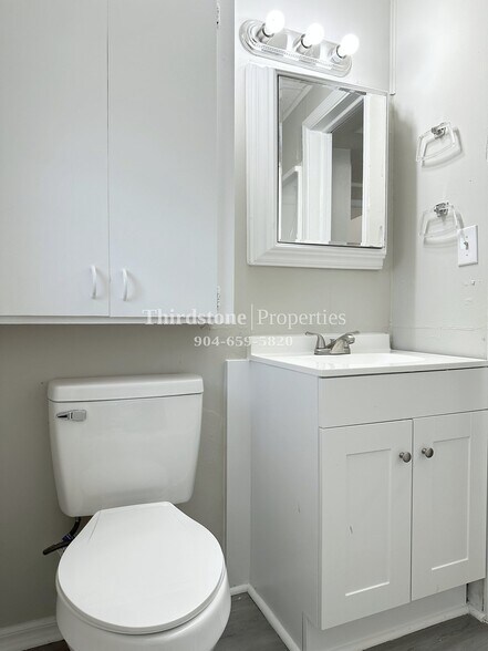 Building Photo - 3518 Japonica Rd N