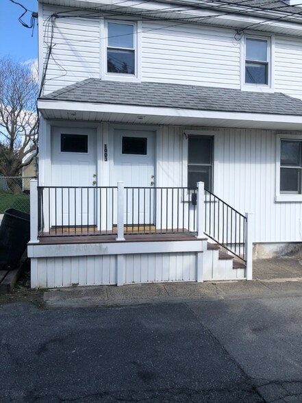 Primary Photo - 1003 School St
