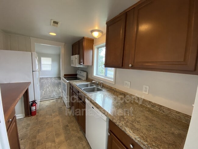 Building Photo - 5472 Riverview Dr