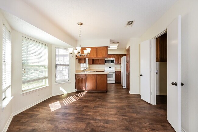 Building Photo - 7908 Gladewater Dr