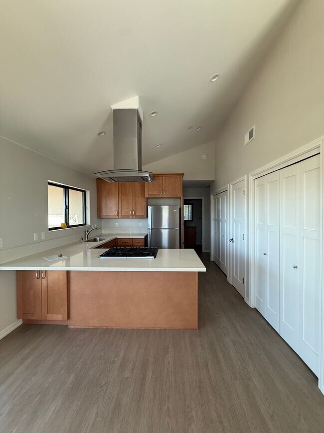 Building Photo - Updated 2 Bedroom/ 2 Bathroom Duplex in Coffee Park!