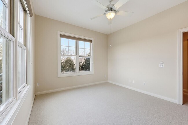 Building Photo - 5745 Newbank Cir