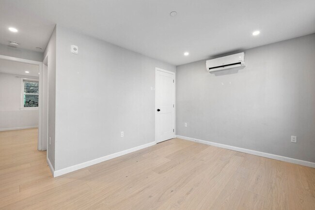 Building Photo - 24 Ferrin St