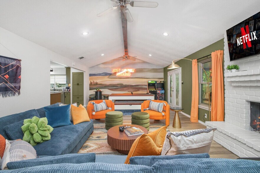 Building Photo - 4519 Briardale St