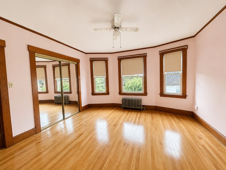 Bedroom - 93 Pleasant St