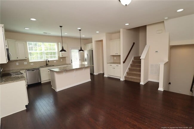 Building Photo - 1405 Regents Ln