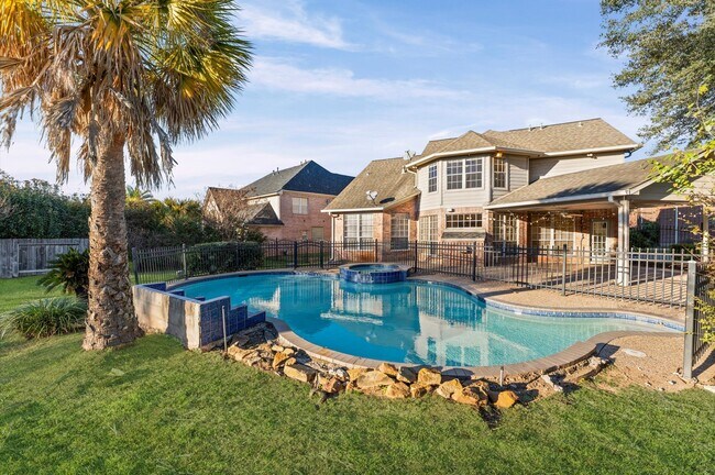 Building Photo - 1914 Rosebay Ct