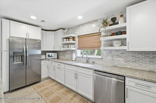 Building Photo - 4262 Biscayne Dr