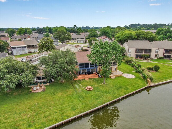 Building Photo - 124 April Point Dr N