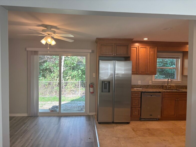Eat-In Kitchen - 87 Tansboro Rd