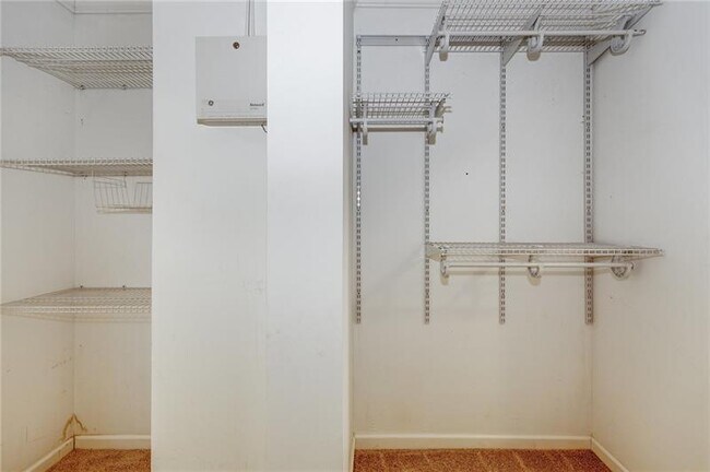 Building Photo - 6057 Gaines Ferry Rd