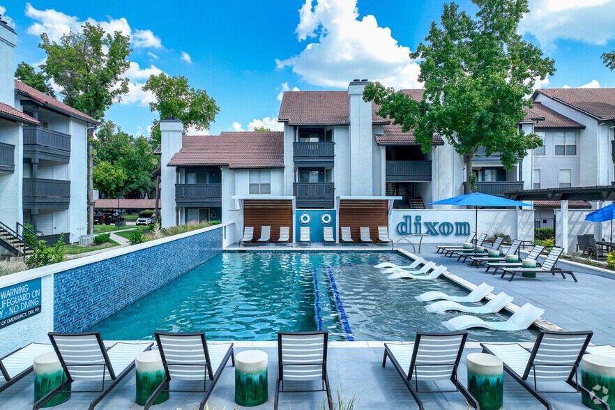 Dixon at Stonegate 2501 Oak Hill Cir Fort Worth TX 76109 Apartment