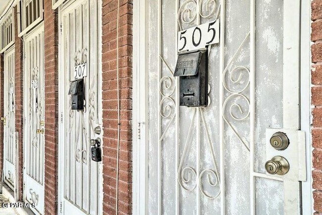 Building Photo - 505 W Missouri Ave