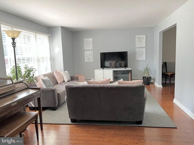 Building Photo - 1180 Weber Rd