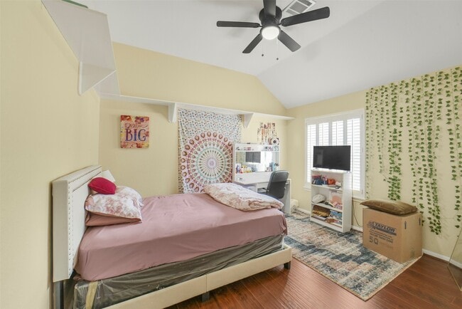 Building Photo - 22554 Bristolwood Ct