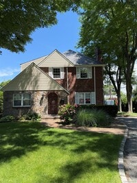 Building Photo - 27 Upland Rd