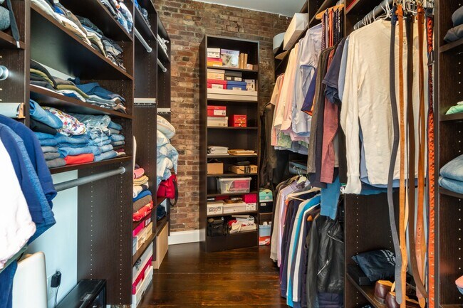 Building Photo - 136 Arlington St