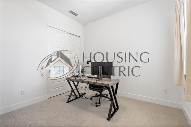 Building Photo - Modern & Elegant Living in Emerald Peak, E...