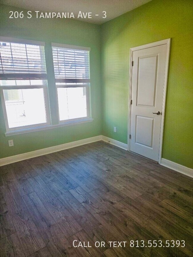 Building Photo - 206 S Tampania Ave